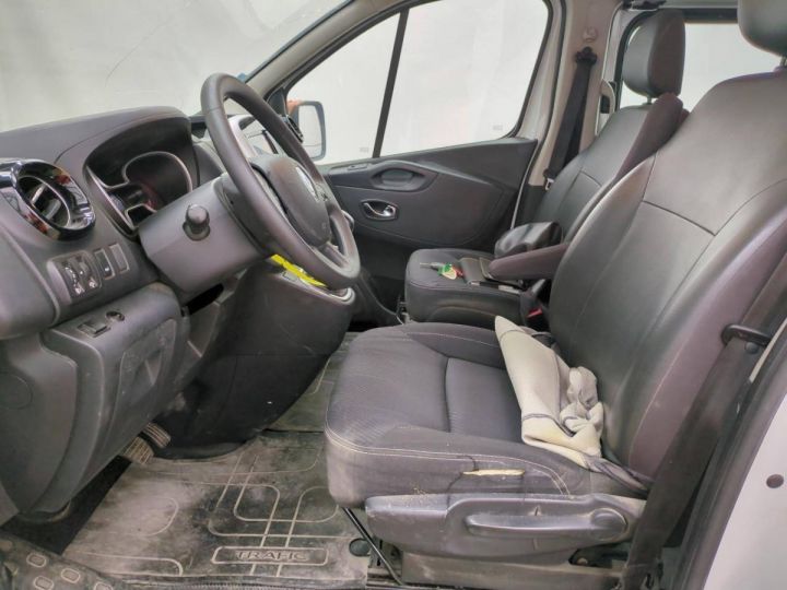 Vehiculo comercial Renault Trafic Otro Grand Cf L2H1 170CV BVA6 5 places BLANC - 9