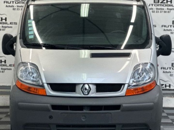 Vehiculo comercial Renault Trafic Otro II COMBI L1H1 1000 1.9 DCI 100CH Gris - 2