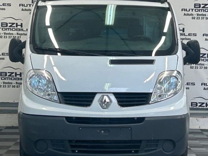 Vehiculo comercial Renault Trafic Otro II FG L1H1 1000 2.0 DCI 115CH GRAND CONFORT GARANTIE 12 MOIS Blanc - 2