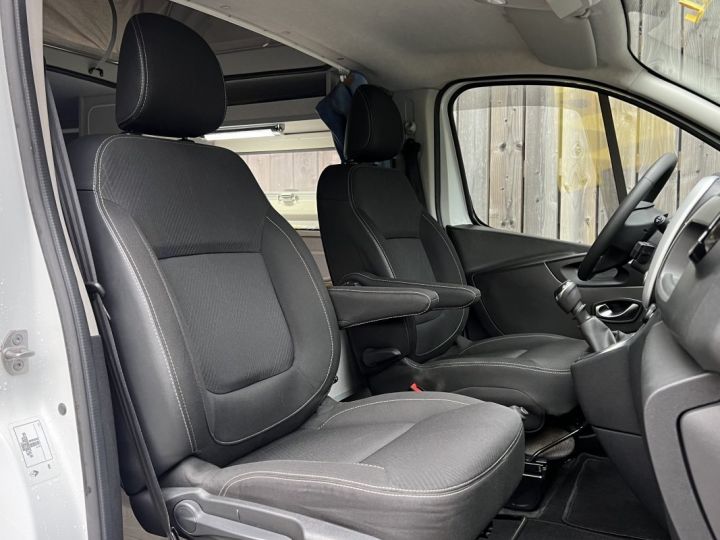 Vehiculo comercial Renault Trafic Otro III (2) 2.0 dCi 145 Grand Confort VASP / LE GOELAND Blanc - 9