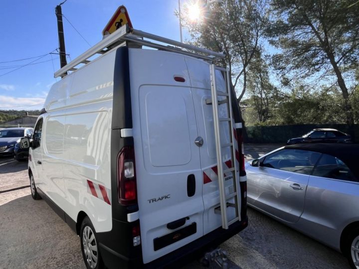 Vehiculo comercial Renault Trafic Otro L2H2 1200 Kg 1.6 Energy dCi - 145  III FOURGON Fourgon Confort L2H2 PHASE 1 BLANC - 4