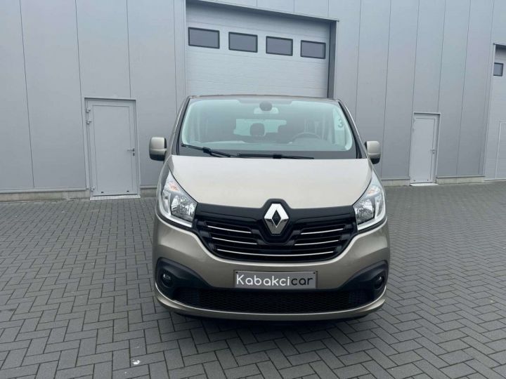 Vehiculo comercial Renault Trafic Otro Passenger 1.6 dCi Energy Twin Turbo Luxe -8 PLACES Beige Métallisé - 2