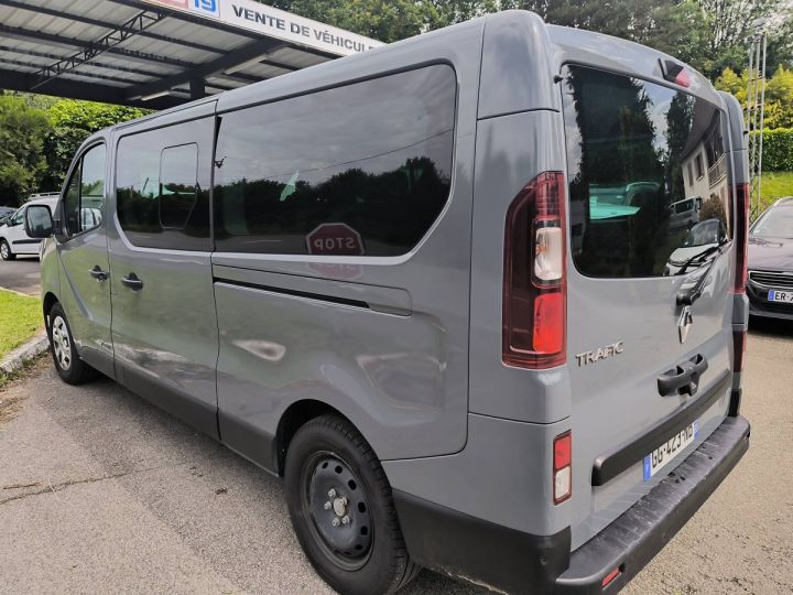 Vehiculo comercial Renault Trafic Otro VP Intens L2 150 EDC - 9pl GRIS - 4