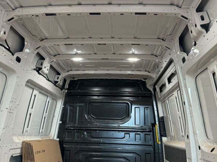 Vehiculo comercial Volkswagen Crafter Otro Brade TDI 140 L3h3 1ere main  - 3