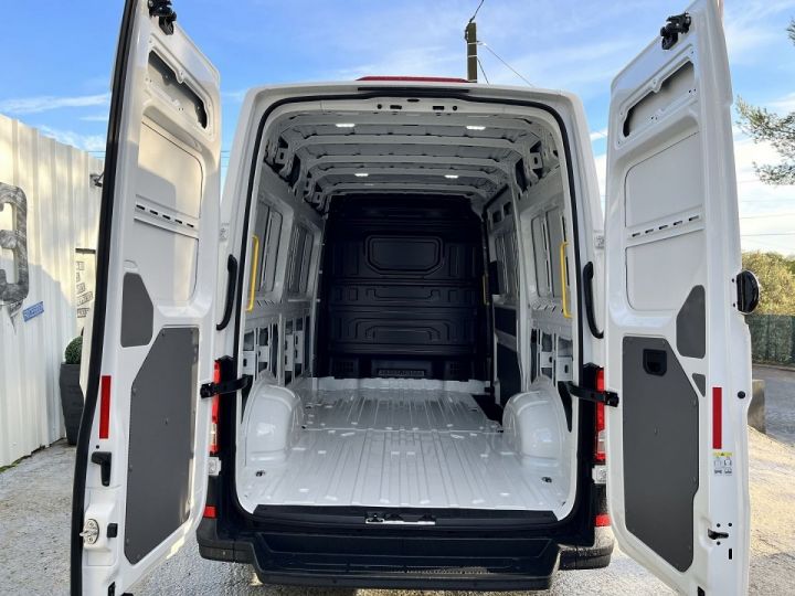 Vehiculo comercial Volkswagen Crafter Otro FG 30 L3H3 2.0 TDI 140CH BUSINESS TRACTION Blanc - 7