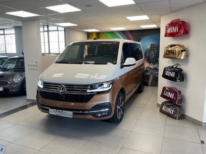 Vehiculo comercial Volkswagen Multivan Otro 2.0 TDI 150CH BLUEMOTION TECHNOLOGY CARAT EDITION DSG7 Marron/blanc - 1