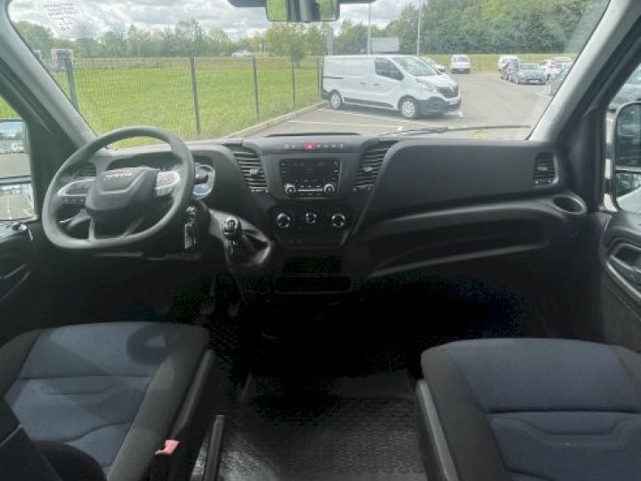 Vehiculo comercial Iveco Daily Volquete trasero 35C14 BENNE+COFFRE+ATTELAGE 6 PLACES  - 5