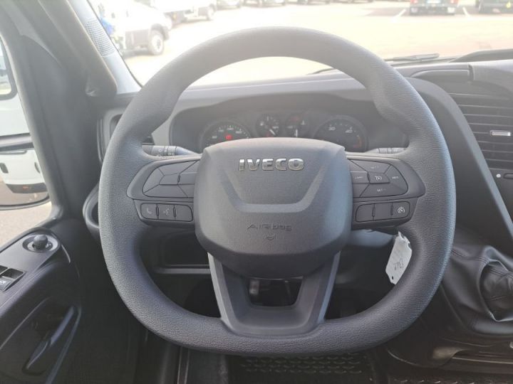 Vehiculo comercial Iveco Daily Volquete trasero 35C16 6 PLACES BENNE 48000E HT BLANC - 22