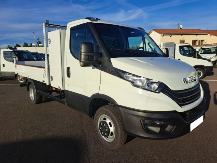 Vehiculo comercial Iveco Daily Volquete trasero 35C16 BENNE ET COFFRE Blanc - 3