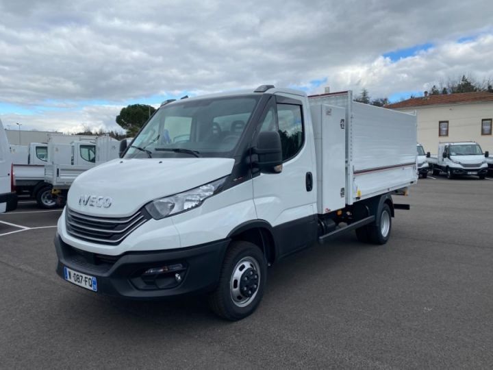 Vehiculo comercial Iveco Daily Volquete trasero 35C16 BENNE REHAUSSE 45900E HT Blanc - 1