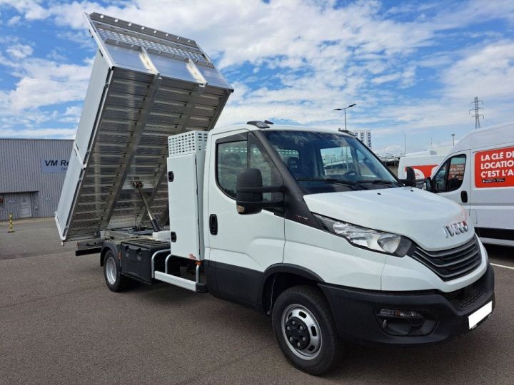 Vehiculo comercial Iveco Daily Volquete trasero 35C18 BENNE ALU 51900E HT Blanc - 1