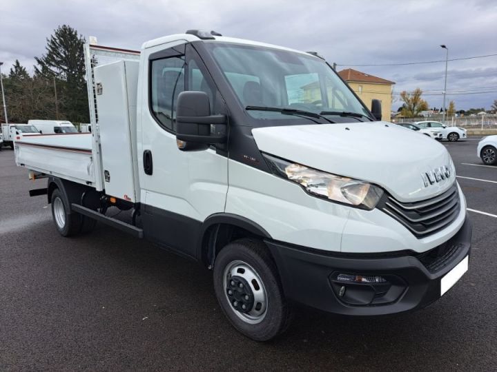 Vehiculo comercial Iveco Daily Volquete trasero 35C18 BENNE ET COFFRE Blanc - 3