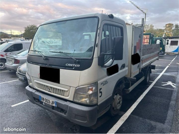 Vehiculo comercial Mitsubishi Canter Volquete trasero 7500 ht fuso benne coffre TURBO HS  - 1