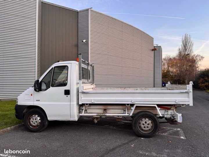 Vehiculo comercial Peugeot Boxer Volquete trasero II 18Q 2.2HDi Benne Basculante année 12-2004 143.000KM Certifié a 5390euro Blanc - 5