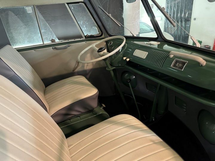 Volkswagen Combi De Luxe Samba 21 Windows  - 11