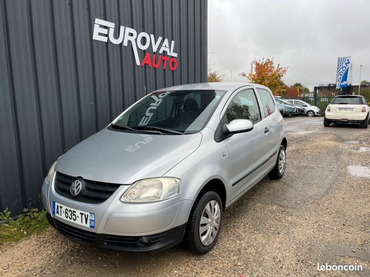 Volkswagen Fox 1.2 55ch 3P TREND Gris - 1