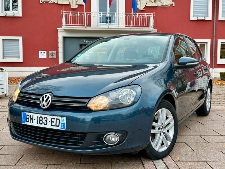 Volkswagen Golf 1.6 tdi trendline Bleu - 1