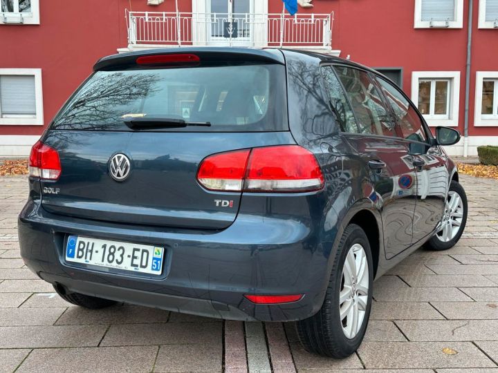 Volkswagen Golf 1.6 tdi trendline Bleu - 5