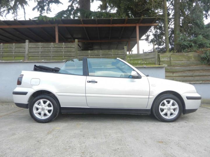 Volkswagen Golf Cabriolet 1.6i Highline Gris Métallisé - 5