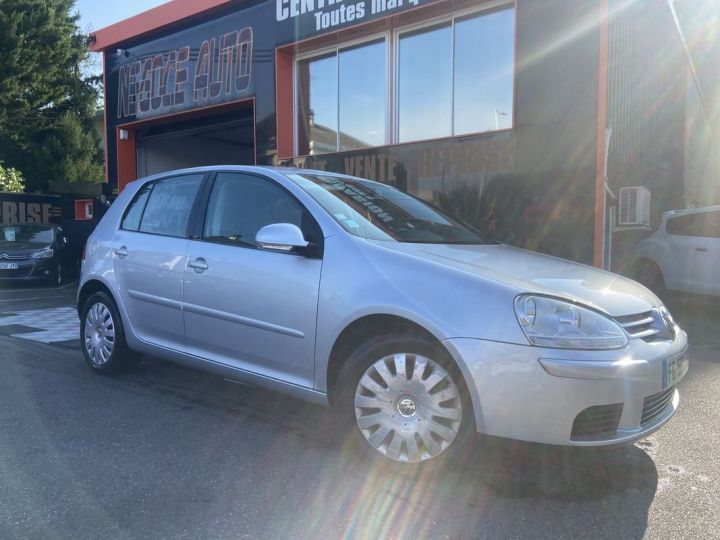 Volkswagen Golf V 1.9 TDI 105CH TREND 5P Gris - 1