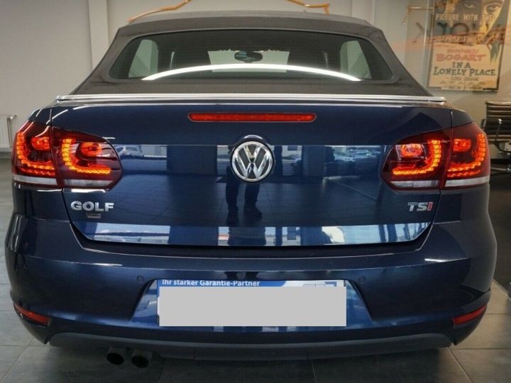 Volkswagen Golf VI 1.4 122 Cabriolet Exclusive * DSG 04/2012  bleu métal - 3