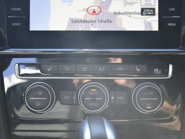 Volkswagen Golf VIII R / GPS / 1er Main / Bluetooth / Toit Panoramique / Garantie 12 mois Bleu - 9