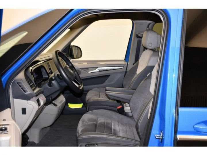 Volkswagen Multivan T7 EHybrid 218ch 7P T.Pano. 360° Full Acantara ACC Attelage Sièges AV Chauffants Et Volant Chauffant , Garantie 12 Mois Prémium , TVA Récup. Noire Et Bleu - 10