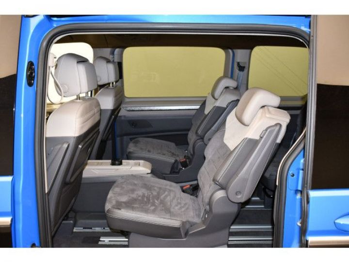 Volkswagen Multivan T7 EHybrid 218ch 7P T.Pano. 360° Full Acantara ACC Attelage Sièges AV Chauffants Et Volant Chauffant , Garantie 12 Mois Prémium , TVA Récup. Noire Et Bleu - 12