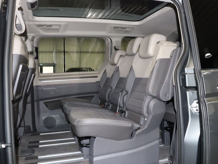 Volkswagen Multivan T7 Multivan STYLE eHybrid  218ch 7P T.Pano. 1èreM 360° Full cuir ACC HKardon Sièges AV,AR chauffants électriques , massants et ventilés AV TVA Récup.  Grise - 10