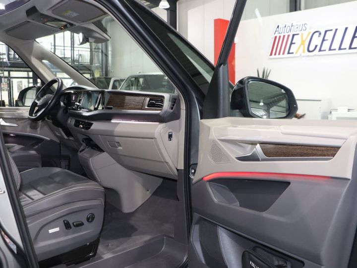 Volkswagen Multivan T7 Multivan STYLE eHybrid  218ch 7P T.Pano. 1èreM 360° Full cuir ACC HKardon Sièges AV,AR chauffants électriques , massants et ventilés AV TVA Récup.  Grise - 14