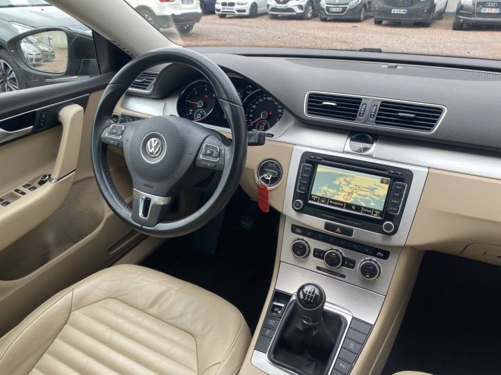 Volkswagen Passat 1.6 TDI 105ch Carat NOIR - 15