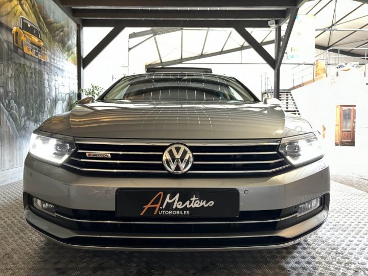 Volkswagen Passat SW 2.0 TDI 240 CV CARAT EXCLUSIVE DSG 4MOTION Gris - 3