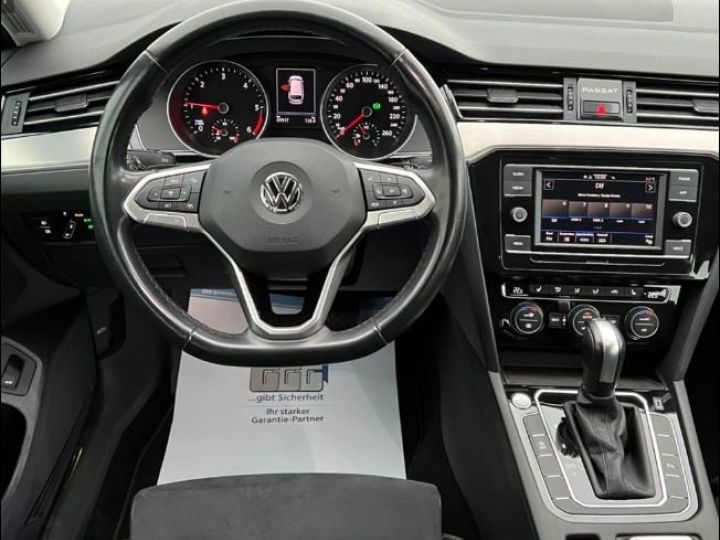 Volkswagen Passat Variant VIII 2.0 TDI 190 DSG7 attelage//02/2020 noir métal - 13