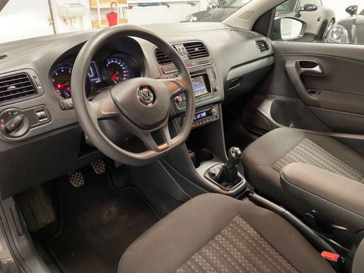 Volkswagen Polo 1.0i Trendline- CLIM 1ERMAIN -FRONTASSIT- NEUF Gris - 9