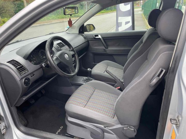 Volkswagen Polo 1.4 TDI(70CV Gris Laqué - 4