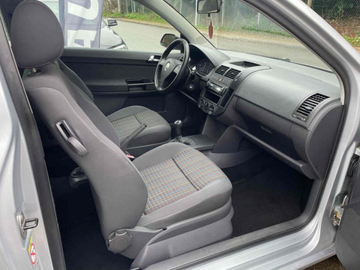 Volkswagen Polo 1.4 TDI(70CV Gris Laqué - 5