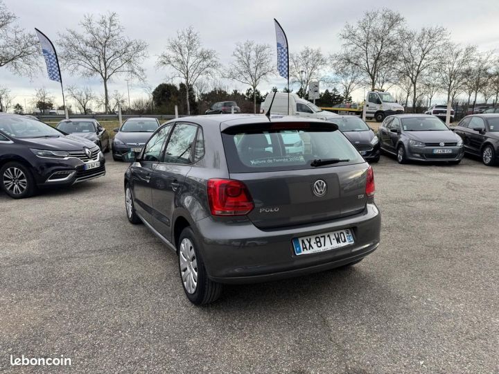 Volkswagen Polo 1.6 tdi 75 ch trendline 5 places Gris - 4