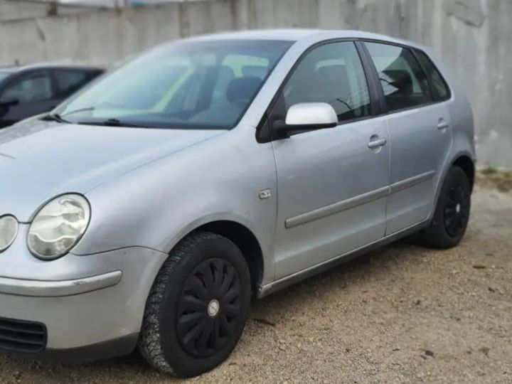 Volkswagen Polo Gris - 2