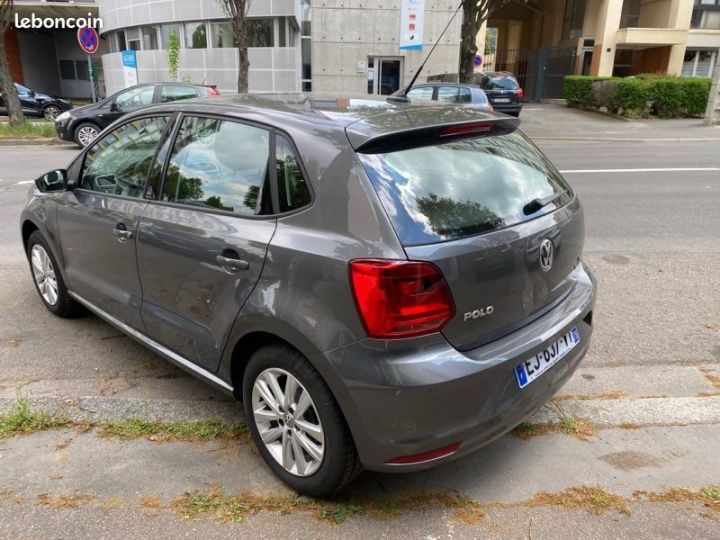 Volkswagen Polo business TDI 75 02/17 40000 kms Gris - 3