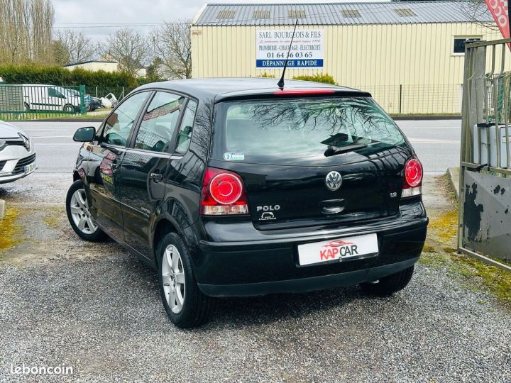 Volkswagen Polo IV 1.2 70 TOWN (2008) 92 243 km • Garantie 6 mois Noir - 2