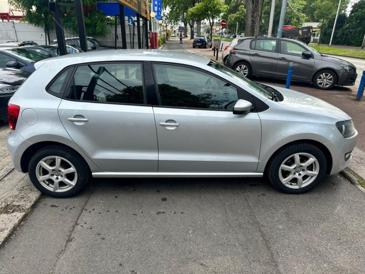 Volkswagen Polo V 1.4 85 CONFORTLINE 5P GRIS - 17