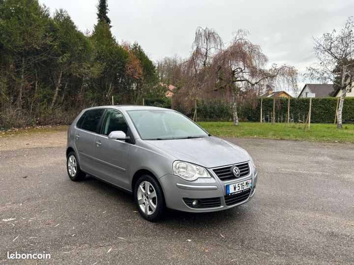 Volkswagen Polo Vw 1.2 united Gris - 1