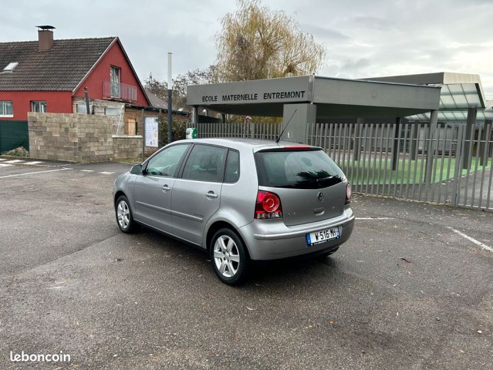 Volkswagen Polo Vw 1.2 united Gris - 2