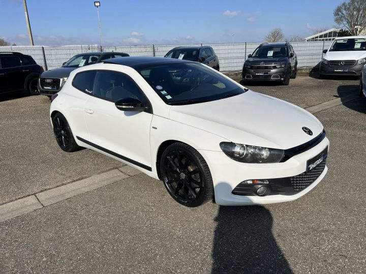 Volkswagen Scirocco 1.4 TSI 122ch MATCH BV6 Toit Ouvrant GPS Sièges chauffants BLANC - 2