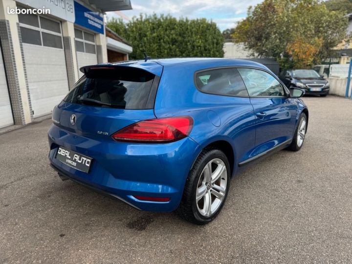 Volkswagen Scirocco 2.0 TDi 150ch BlueMotion Technology Sportline Bleu - 3