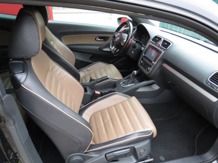 Volkswagen Scirocco 2.0 tsi carat Noir - 10