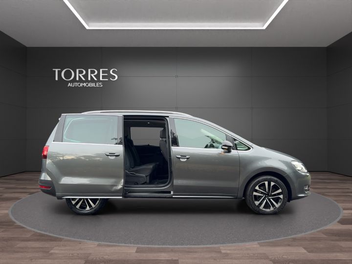 Volkswagen Sharan 2.0 TDI 150ch DSG IQ DRIVE7 Places Gris - 19