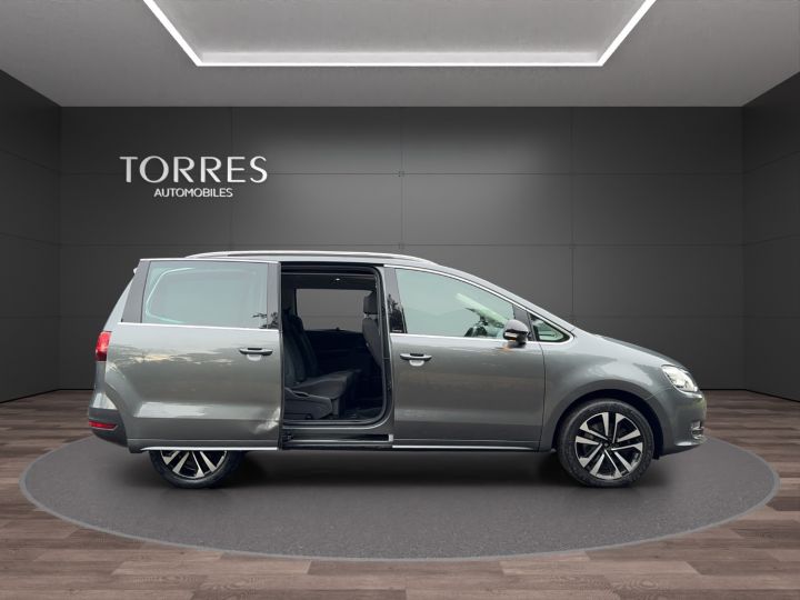 Volkswagen Sharan 2.0 TDI 150ch DSG IQ DRIVE7 Places Gris - 26