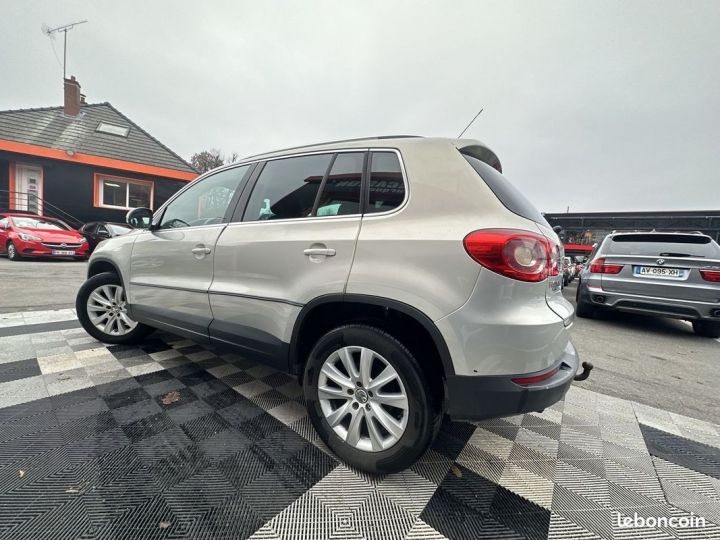 Volkswagen Tiguan 2.0 TDI 110CH BLUEMOTION FAP Gris - 2