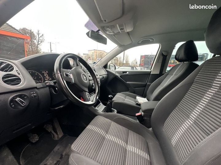 Volkswagen Tiguan 2.0 TDI 110CH BLUEMOTION FAP Gris - 3